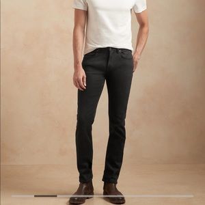 Banana Republic- Black Traveler Jean 29/32